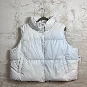 NWT Old Navy Plus Size White Puffer Vest